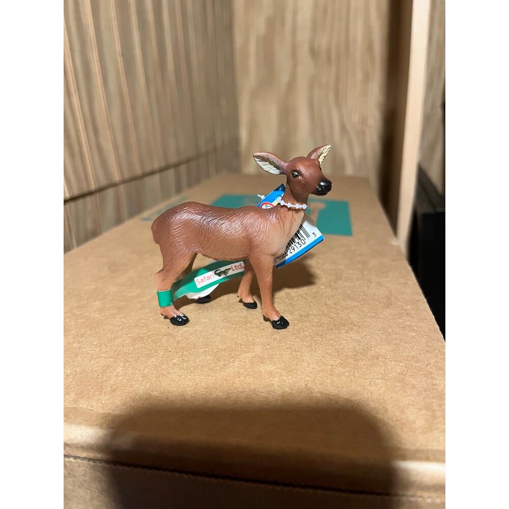 NWT 1998 Safari Deer Doe toy figurine